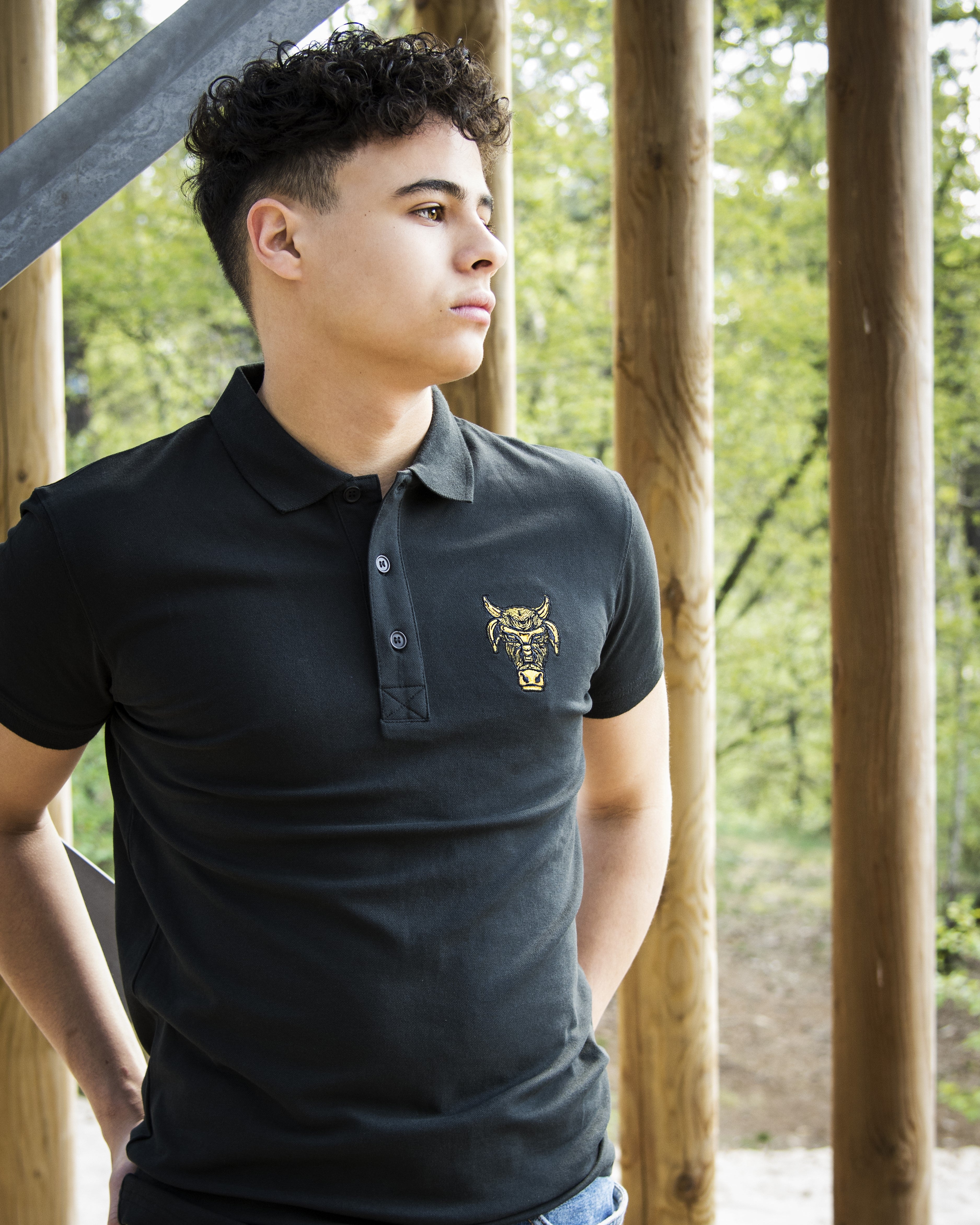 Polo's 'Detailed Bulll' Zwart - Bulllrich
